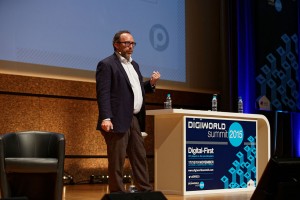 digiworld_summit_2015_-_jimmy_wales_19-300x200.jpg